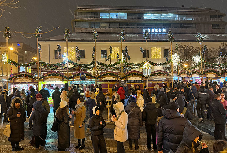 Mercado navideño de la plaza de la República Praga