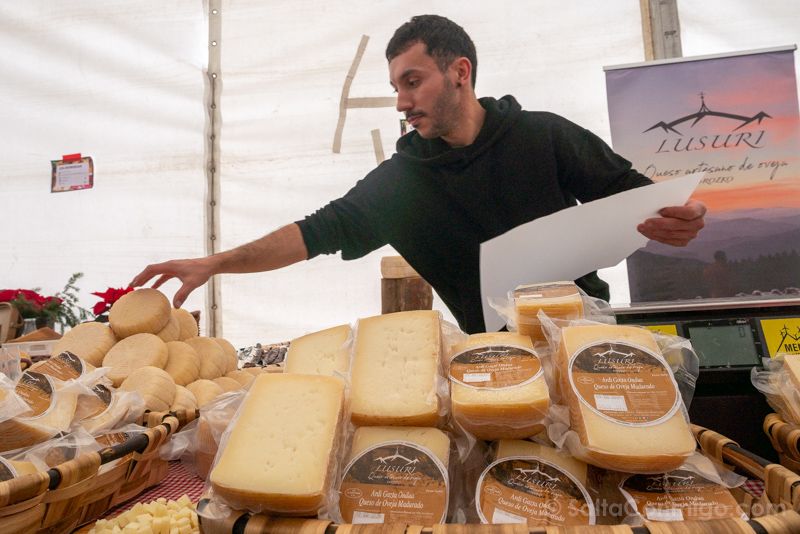 Orozko Bizkaia Vizcaya Feria Santa Lucia Quesos Lusuri