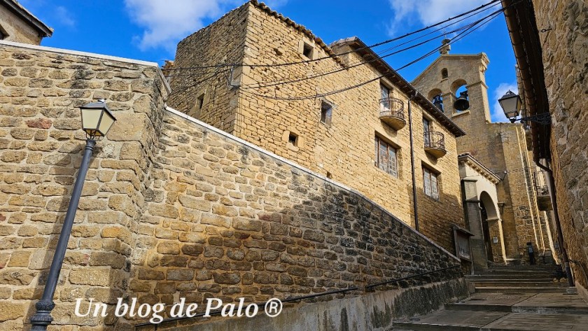 Vistas de San Martín de Unx y su iglesia