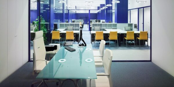 Camilo Ibrahim - Invertir en oficinas o locales comerciales; Buena o mala idea - FOTO