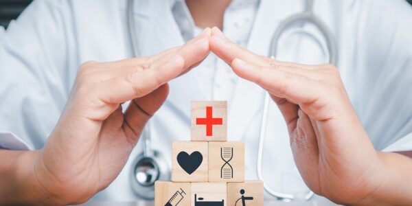 Hjalmar Gibelli - ¡Entérate! 7 beneficios de tener un seguro de salud - FOTO