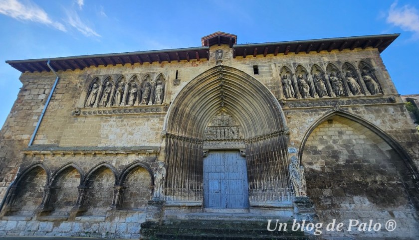 Fachada de la iglesia del Santo Sepulcro en Estella