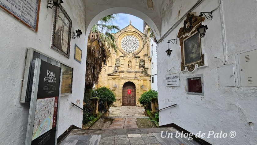 Vista de la fachada de la iglesia de San Pablo