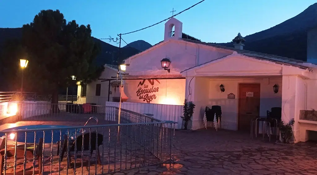 Antiguas escuelas reconvertidas en alojamiento rural. Las Escuelas del Ayer, en Bélmez de la Moraleda (Jaén)