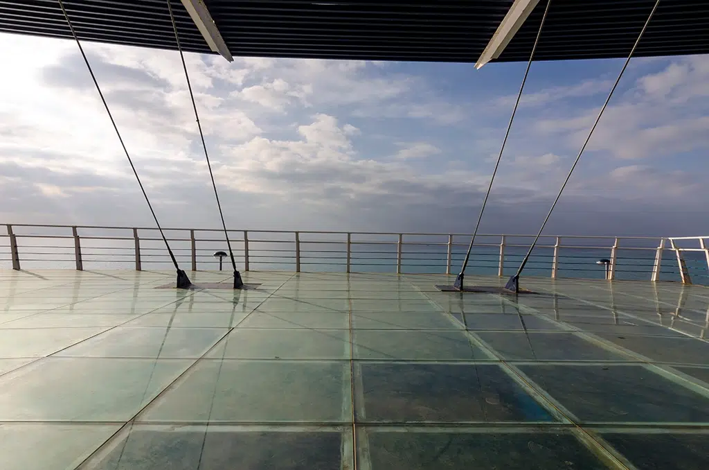 Balcón del Mediterráneo (Torrox), uno de los miradores de cristal que tenemos en España.