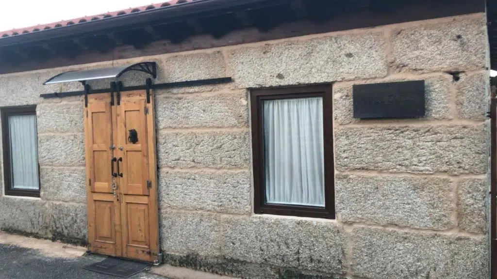 Casa Escuela de Trasmiras (Ourense).