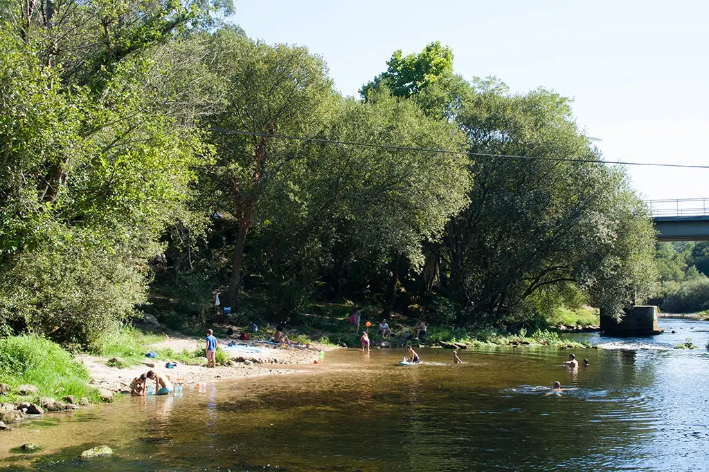 Playa fluvial de O Cordeiro, en Outeiros (Pontevedra).
