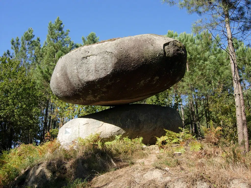 Pena do Equilibrio, Ponteareas (Pontevedra).