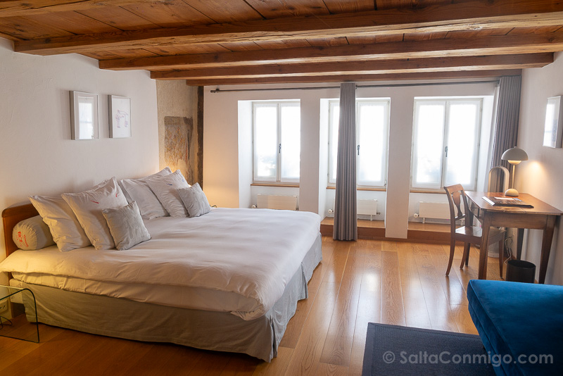 Dormir en Friburgo Hotel Le Sauvage Habitacion