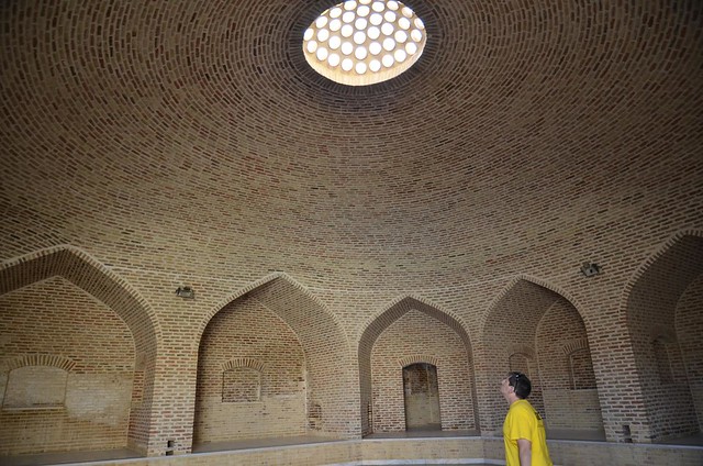Interior de un caravasar en Irán