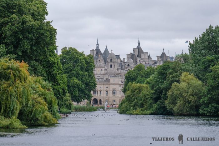 St. James Park en el Londres en un día