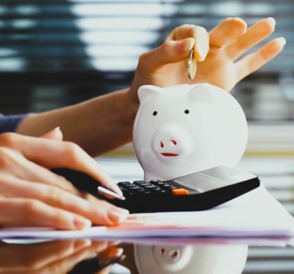 Luis Alberto Pérez González - Construyendo un Futuro Sólido; La Importancia de los Hábitos Financieros Saludables - FOTO
