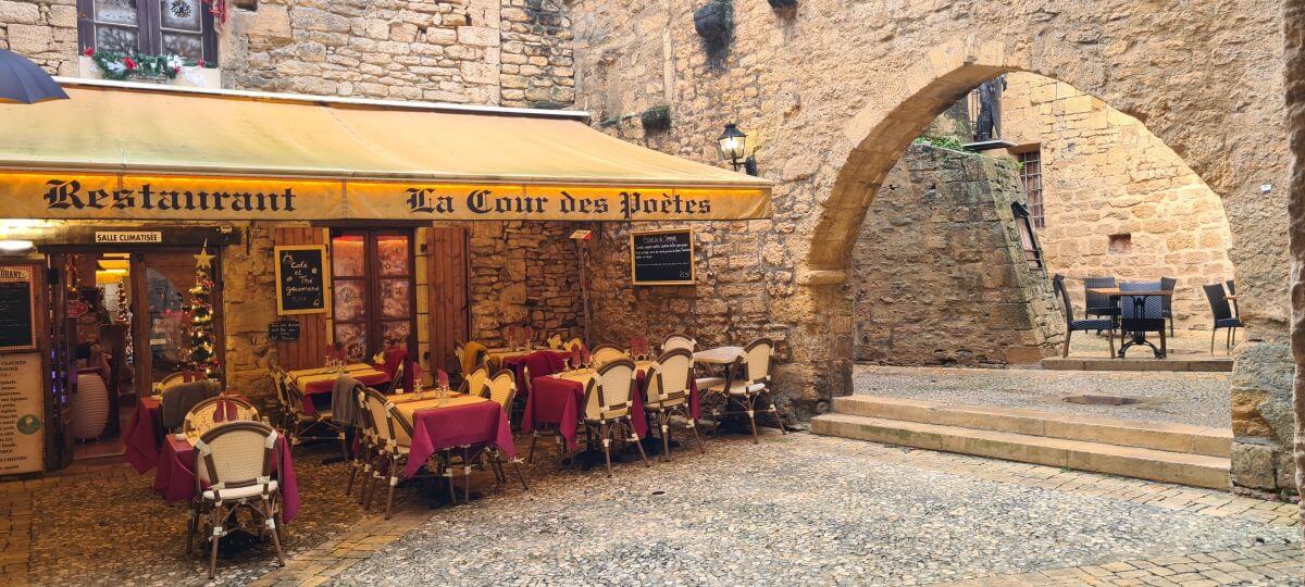 Restaurantes en el entorno medieval de Sarlat Restaurantes en el entorno medieval de Sarlat