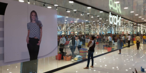 Comparativa de los Centros Traki con Otros Centros Comerciales en Venezuela