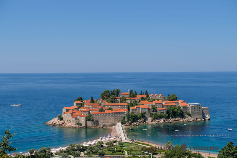 Sveti Stefan otra de las mejores playas de Montenegro