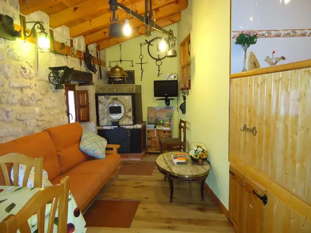Casa rural El molino de la cascada, en Orbaneja del Castillo (Burgos). Por El molino de la cascada