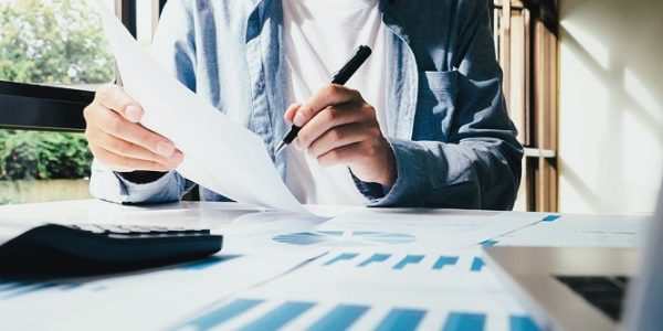 Luis Alberto Pérez González - Blindando el Futuro Económico Familiar; Claves para Realizar un Análisis de Riesgos Financieros en el Hogar - FOTO