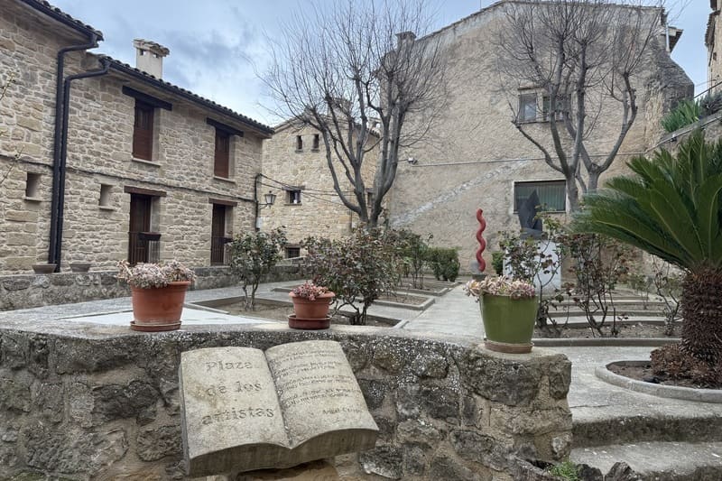 plaza artistas que visitar en calaceite