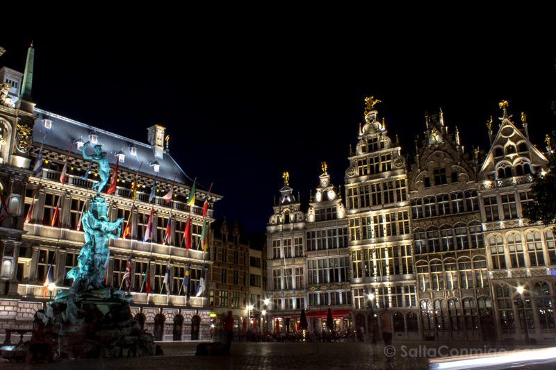 La Grote Markt de Amberes de noche Que Visitar En Amberes Grote Markt Nocturna
