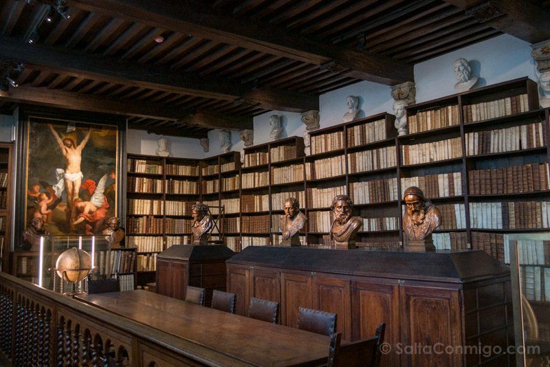 Biblioteca grande del museo Plantin-Moretus Museos de Amberes Museo Plantin-Moretus Biblioteca