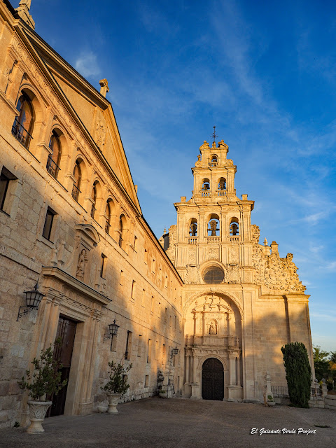 Monasterio de la Vid, fachada iglesia, por El Guisante Verde Project