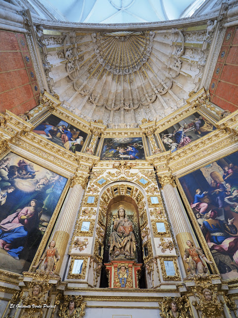 Monasterio de la Vid, estatua de la Virgen, por El Guisante Verde Project