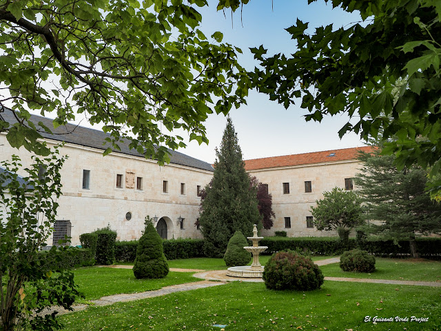 Monasterio de la Vid, patio - El Guisante Verde  Project