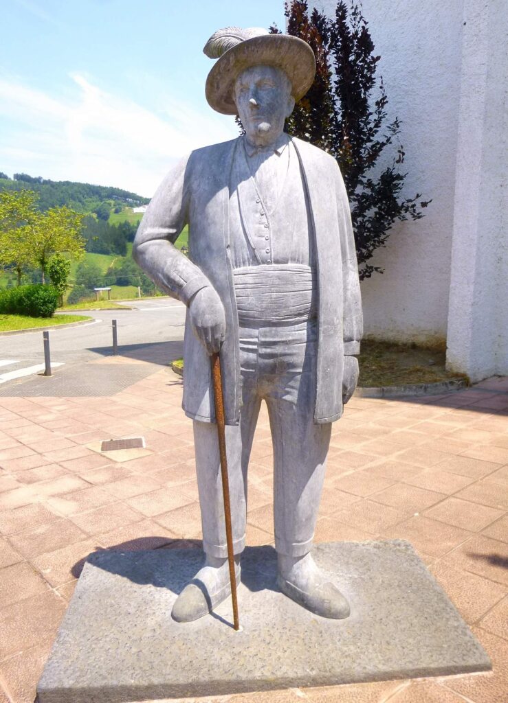 Estatua de Migel Eleizegui, Gigante de Altzo. Wikipedia - Zarateman