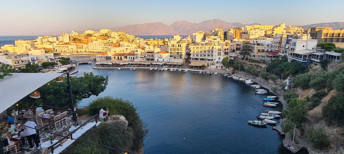 El lago Voulismeni en Agios Nikolaos