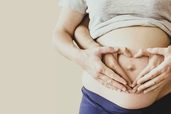Hjalmar Gibelli - Seguros de maternidad ¡Un pilar de tranquilidad para las familias! - FOTO