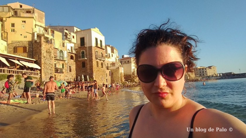 Disfrutando de la playa en Cefalú