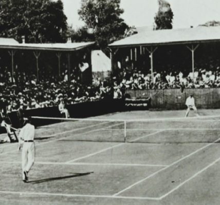 Luis Alejandro Sampayo Cabada - Evolución de las reglas del tenis ¡Del jardín victoriano a la cancha moderna! - FOTO