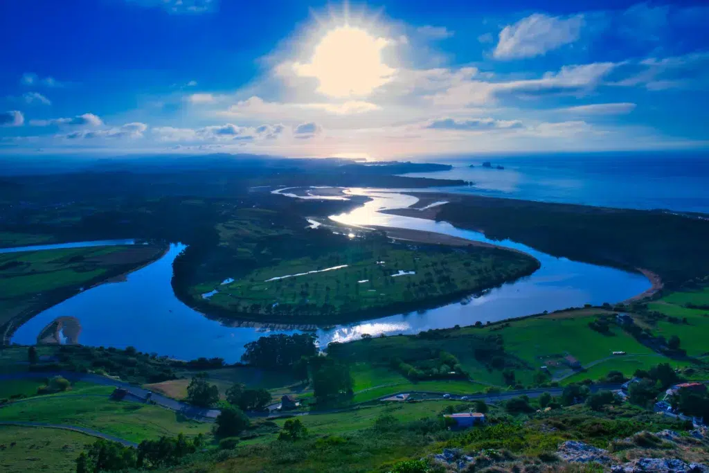 Atardecer desde el monte la Picota en Cantabria. Por pecasgd.