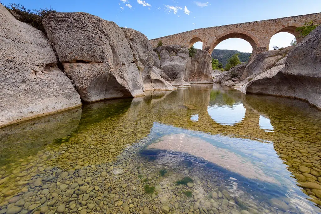 Puente de Cananillas sobre el río Bergantes (Teruel).
