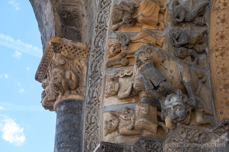 Que Ver en Oloron-Sainte-Marie Catedral Portada Detalle