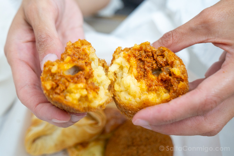 Comer en Catania Scollo Salumeria Gastronomia Arancini