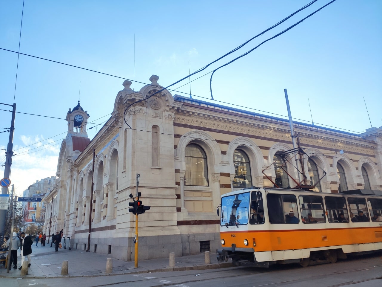 mercado y tranvía