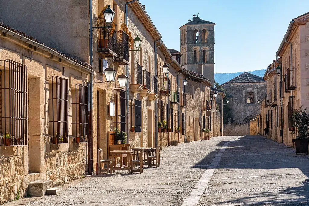 Calle de Pedraza (Segovia)