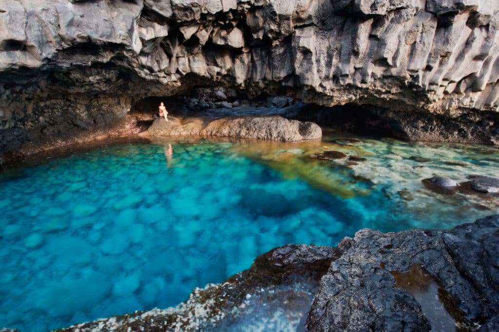 Piscina natural El Charco Azul, en El Hierro, Canarias. Por Saúl Santos / Turismo de Canarias