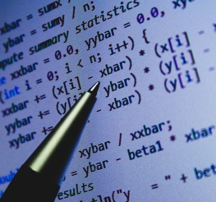 Oswaldo Karam Maciá - Algoritmos matemáticos ¡La lógica que impulsa el mundo moderno! - FOTO