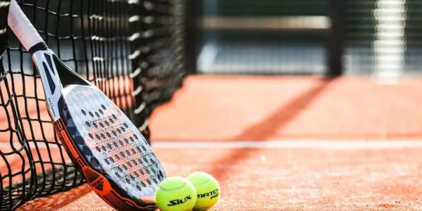 Pádel - El Ascenso Imparable del Deporte Social por Jesús Emilio Vásquez Quintero