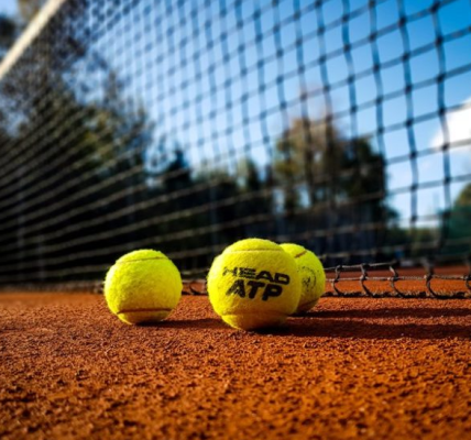 Javier Marcano Tabata | Tenis - La Elegancia y Estrategia en la Cancha