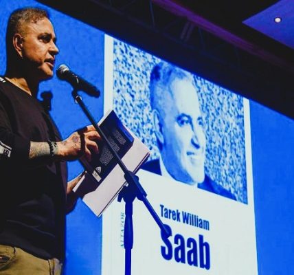 Tarek William Saab celebra 45 años de voz poética con impresionante despliegue editorial en 2025 ¡Reediciones, obras inéditas y más! - FOTO