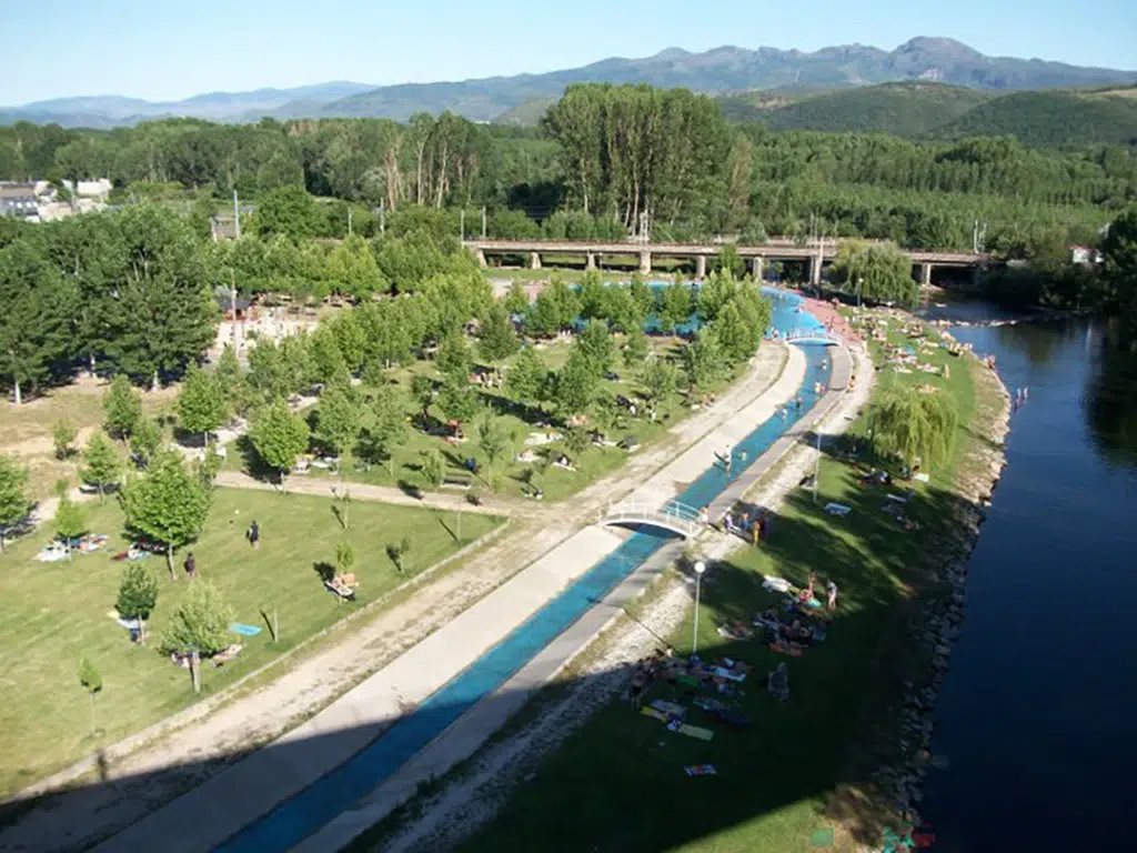 Playa fluvial de Toral de los Vados (León).