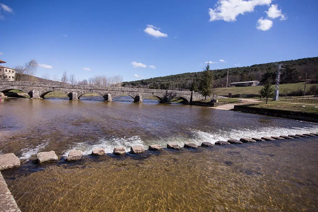 Piscina natural del puente de Salduero (Soria).
