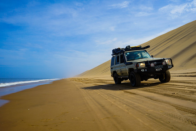 4x4 en el desierto del Namib en Angola