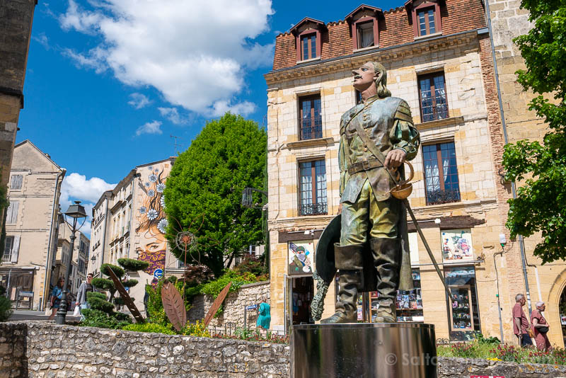 Ruta Perirgord Coche Bergerac Estatua Cyrano