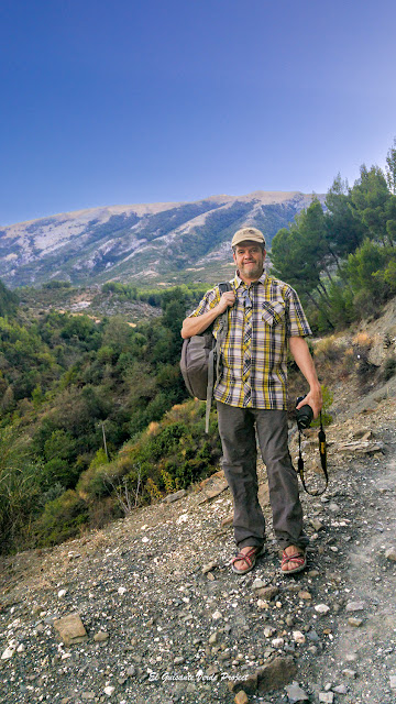 Roberto camino de Santa María de Leusa, Albania - El Guisante VErde Project