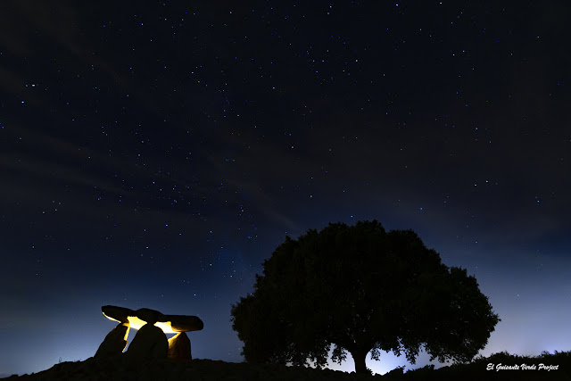 Dolmen la Chabola de la Hechicera, nocturna - Elvillar, Álava, por El Guisante Verde Project