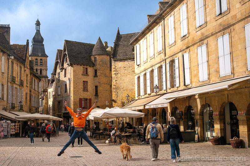 Ruta Perirgord Coche Sarlat-la-Caneda Salto